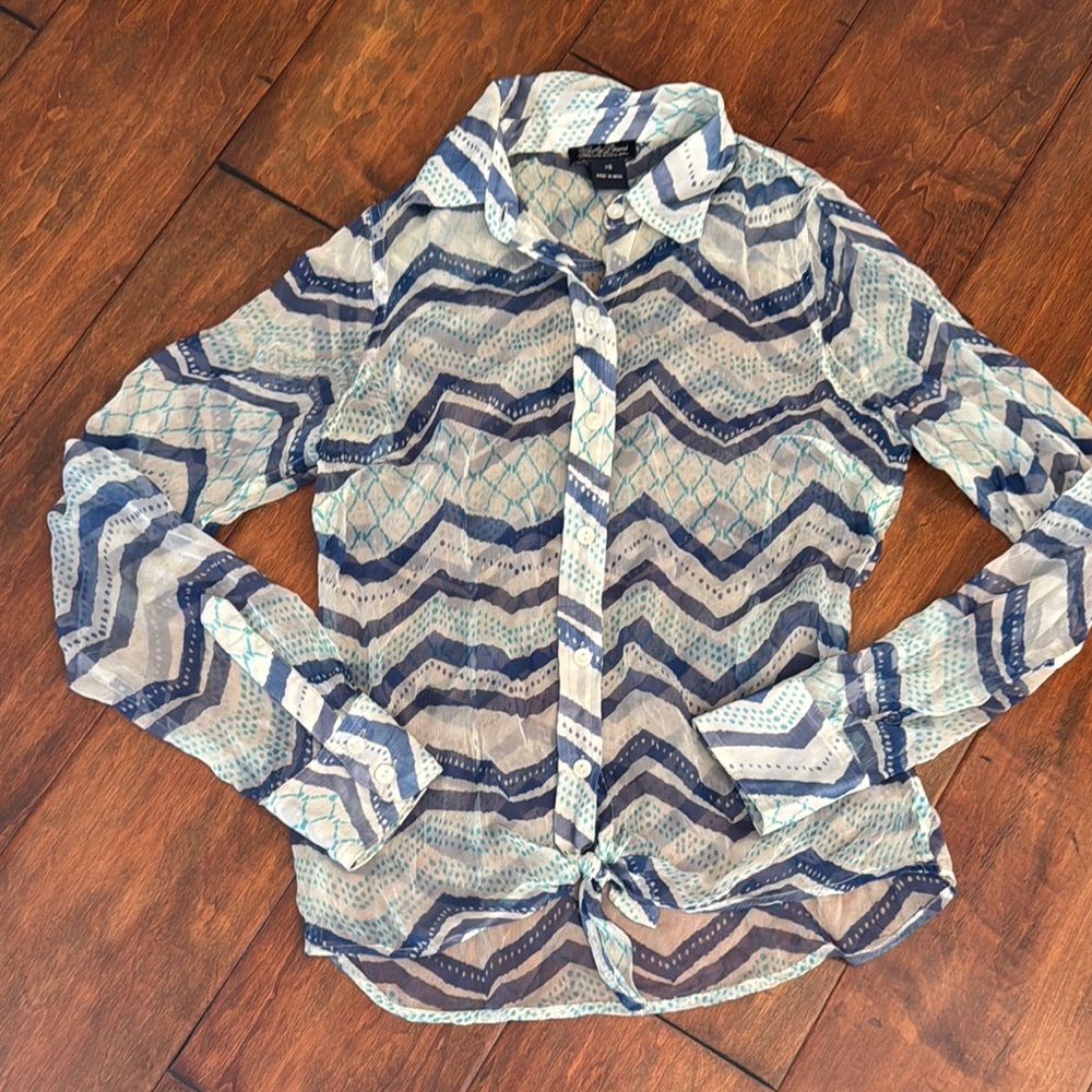 Lucky Brand XS Blue and White Chevron Shirt
